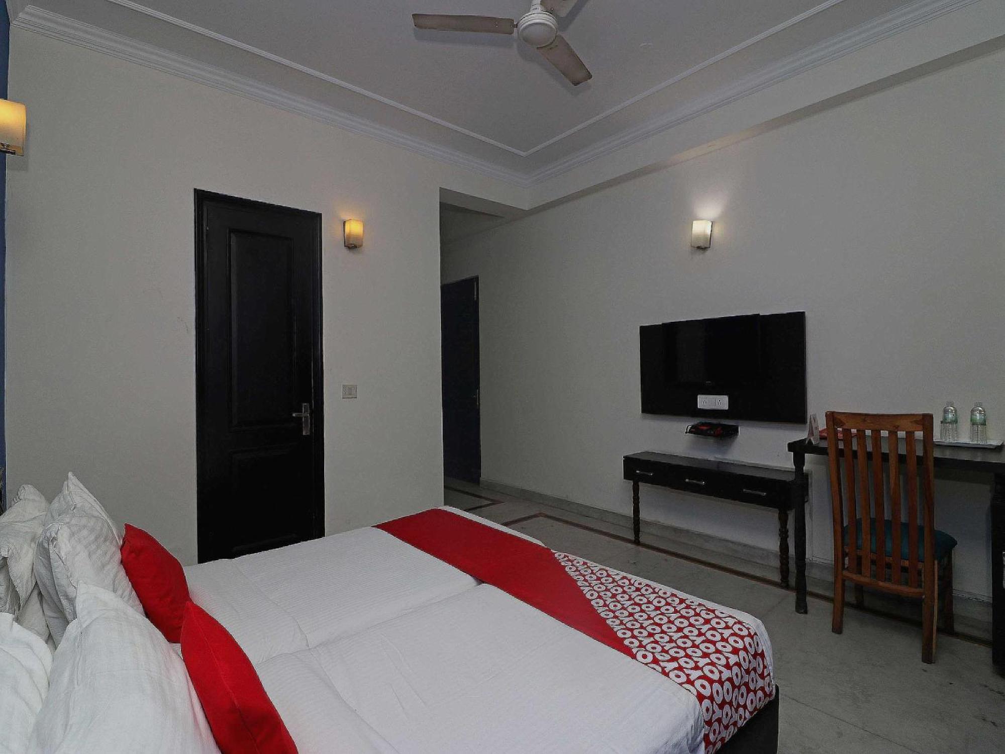 Hotel O Golden Cafe Chennai Bagian luar foto